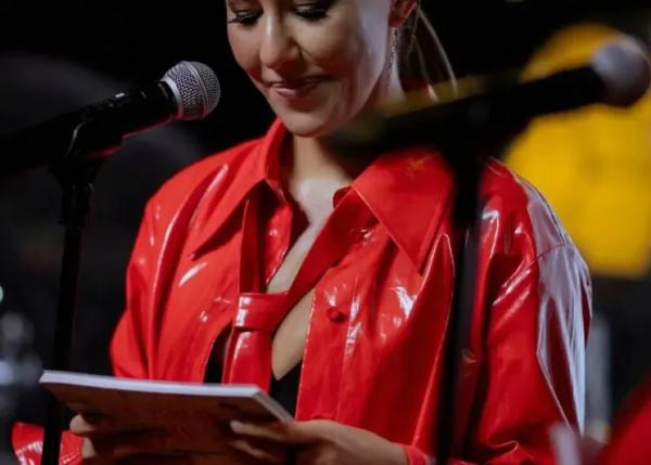 "Спасибо, любимая". Константин Богомолов поделился фотографиями с праздника по случаю своего 50-летния, который организовала Ксения Собчак "Спасибо, любимая". Константин Богомолов поделился фотографиями с праздника по случаю своего 50-летния, который организовала Ксения Собчак