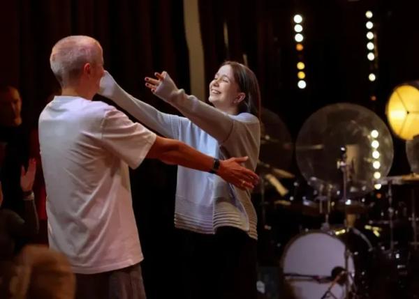 "Спасибо, любимая". Константин Богомолов поделился фотографиями с праздника по случаю своего 50-летния, который организовала Ксения Собчак "Спасибо, любимая". Константин Богомолов поделился фотографиями с праздника по случаю своего 50-летния, который организовала Ксения Собчак