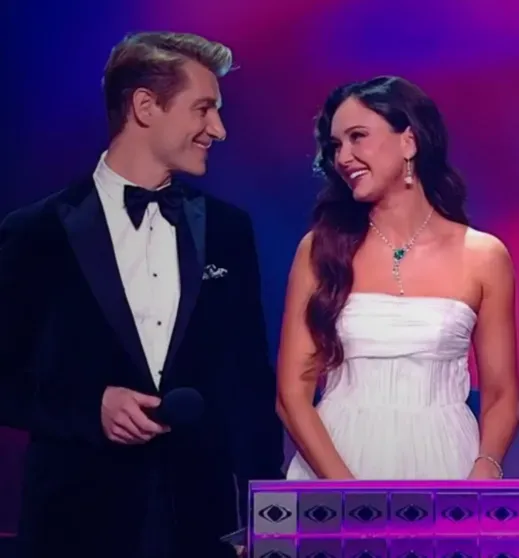 Срыв номера США, самоотвод Шамана, Екатерина Мизулина и Яна Рудковская в зрительном зале: как прошёл конкурс "Интервидение" Срыв номера США, самоотвод Шамана, Екатерина Мизулина и Яна Рудковская в зрительном зале: как прошёл конкурс "Интервидение"