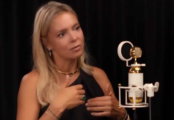 "Ты для того, чтобы идти в театр, а не зад подтирать — это для няни". Жена миллиардера и мать пятерых детей Виктория Манасир рассказала о материнстве, муже и внучке "Ты для того, чтобы идти в театр, а не зад подтирать — это для няни". Жена миллиардера и мать пятерых детей Виктория Манасир рассказала о материнстве, муже и внучке