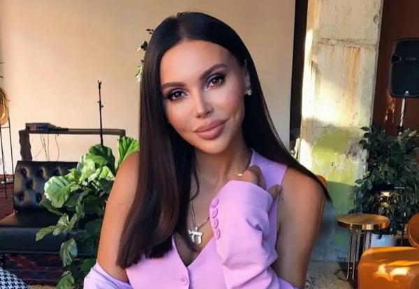 "У меня сейчас сложный период". Оксана Самойлова вышла на связь на фоне развода с Джиганом и взлома её инстаграма* "У меня сейчас сложный период". Оксана Самойлова вышла на связь на фоне развода с Джиганом и взлома её инстаграма*