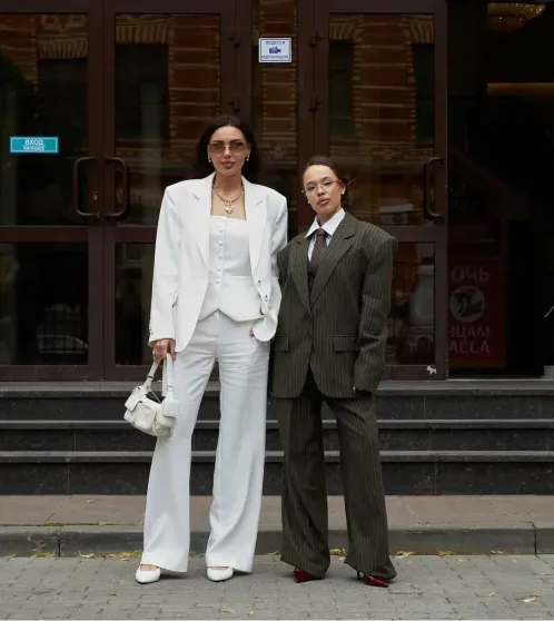 В сети обсуждают встречу Оксаны Самойловой и Инстасамки. Одна "эксплуатирует" детей в блогинге, другая выступает против этого В сети обсуждают встречу Оксаны Самойловой и Инстасамки. Одна "эксплуатирует" детей в блогинге, другая выступает против этого