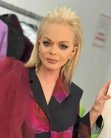 "Все умные понимают, что такую женщину трогать нельзя". Директор Ларисы Долиной и её окружение отреагировали на хейт в адрес певицы "Все умные понимают, что такую женщину трогать нельзя". Директор Ларисы Долиной и её окружение отреагировали на хейт в адрес певицы