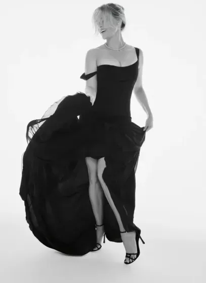 "Всё было очень плохо". Риз Уизерспун снялась для глянца и откровенно рассказала о послеродовой депрессии и менопаузе "Всё было очень плохо". Риз Уизерспун снялась для глянца и откровенно рассказала о послеродовой депрессии и менопаузе