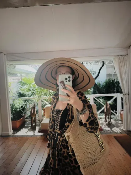 Встреча с Уиллом Смитом, игры в карты и пляжные образы: как Ксения Собчак с сыном и Константин Богомолов отдыхают в Тоскане Встреча с Уиллом Смитом, игры в карты и пляжные образы: как Ксения Собчак с сыном и Константин Богомолов отдыхают в Тоскане