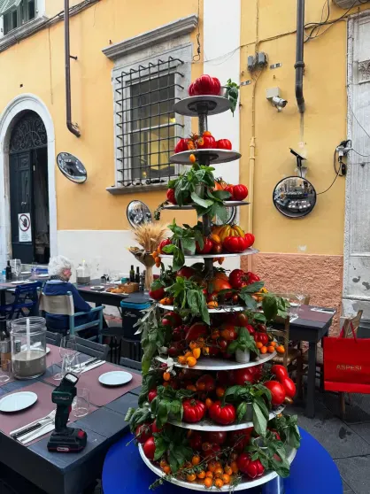 Встреча с Уиллом Смитом, игры в карты и пляжные образы: как Ксения Собчак с сыном и Константин Богомолов отдыхают в Тоскане Встреча с Уиллом Смитом, игры в карты и пляжные образы: как Ксения Собчак с сыном и Константин Богомолов отдыхают в Тоскане