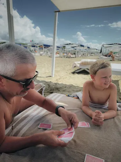 Встреча с Уиллом Смитом, игры в карты и пляжные образы: как Ксения Собчак с сыном и Константин Богомолов отдыхают в Тоскане Встреча с Уиллом Смитом, игры в карты и пляжные образы: как Ксения Собчак с сыном и Константин Богомолов отдыхают в Тоскане