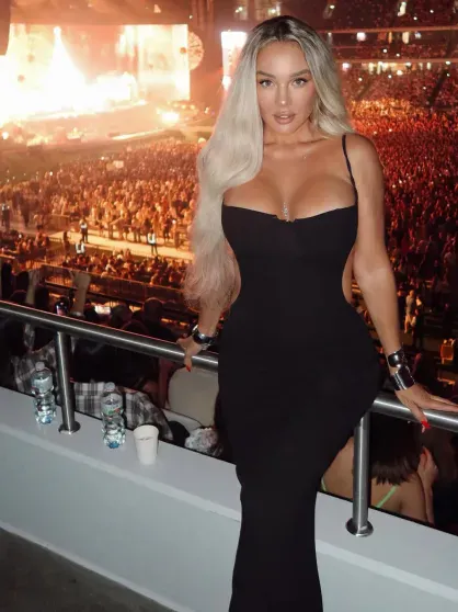 "Выхожу, а там кабриолет! Проверку прошёл". Анна Седокова высказалась о богатом бойфренде дочери "Выхожу, а там кабриолет! Проверку прошёл". Анна Седокова высказалась о богатом бойфренде дочери